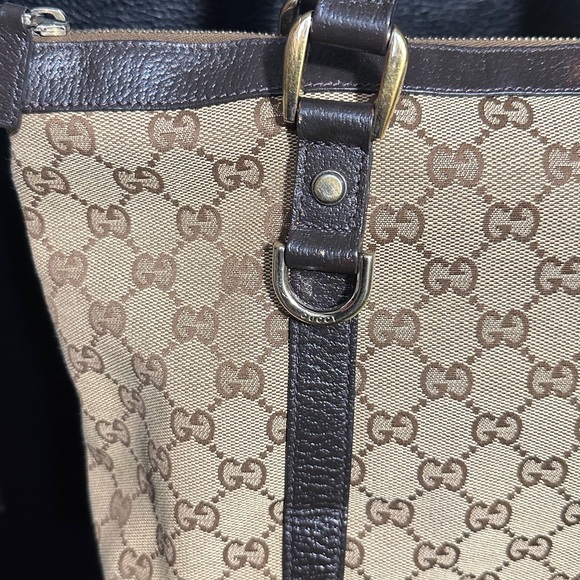 GUCCI Classic Monogram Brown Canvas w. Leather Trims & Straps Shoulder Bag - Picture 16 of 17